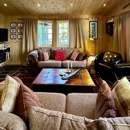 Cozy Spacious With Sauna At Natrudstilen